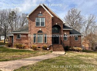 5401 Rocky River Rd, Charlotte, NC 28215