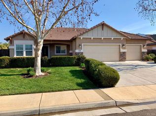 1949 N Chardonnay Pl, Hanford, CA 93230
