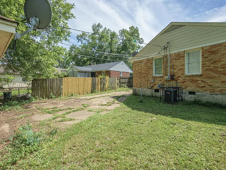 1024 Mendenhall Cv — Photo 17