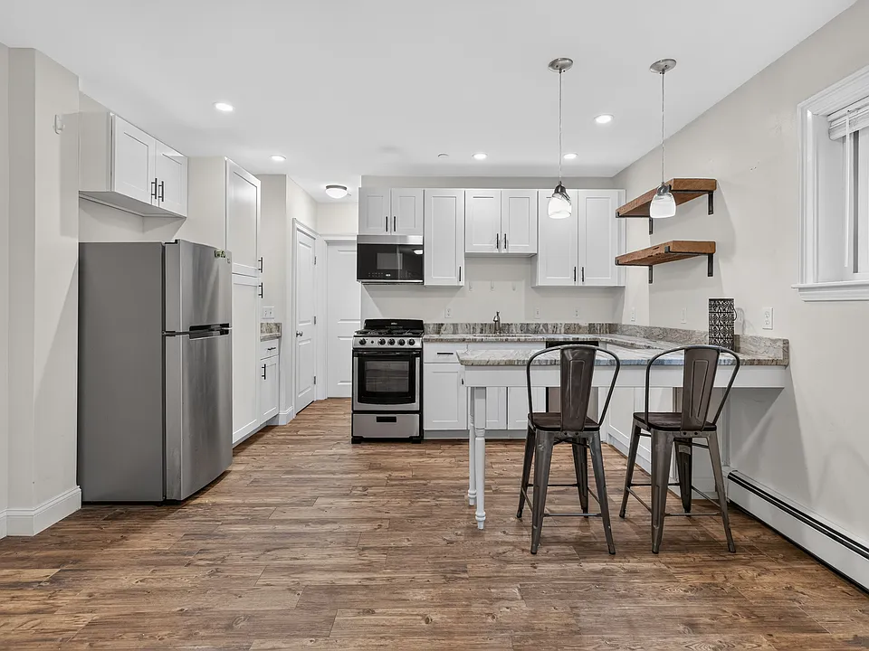 1111 Boylston St #1B