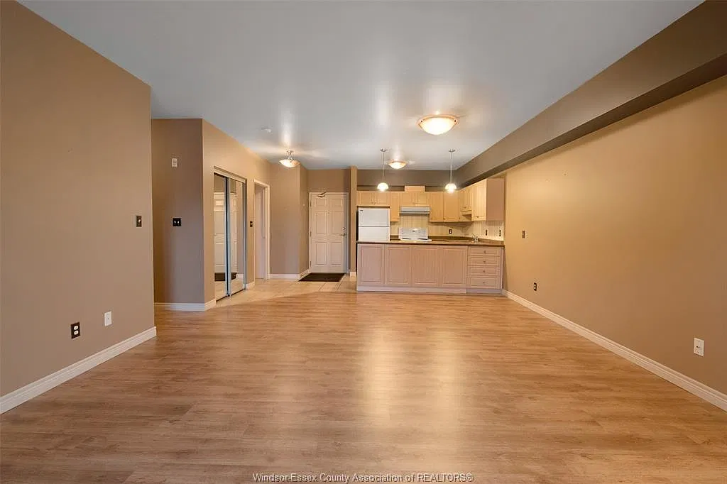 2 bed, 2.0 bath, 1200 sqft, $2,150 — Photo 2