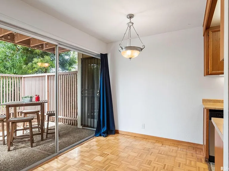 280 Easy St #401 — Photo 4