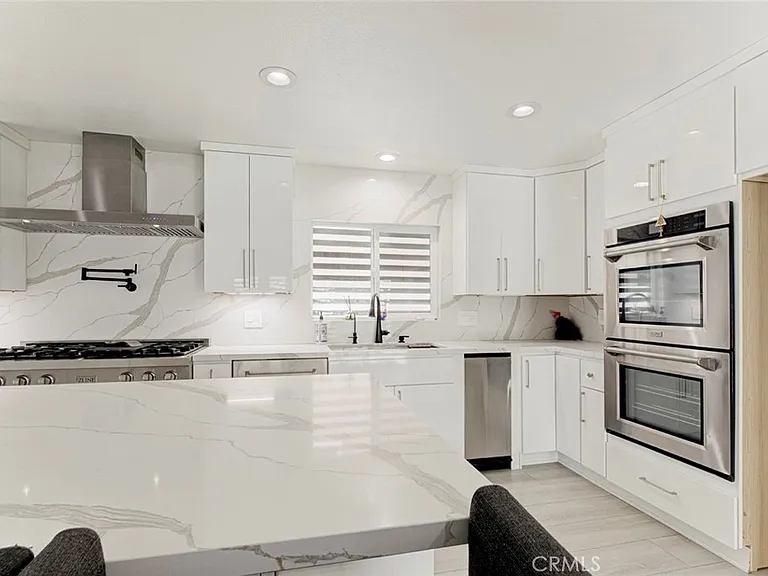9450 Tampa Ave — Photo 24
