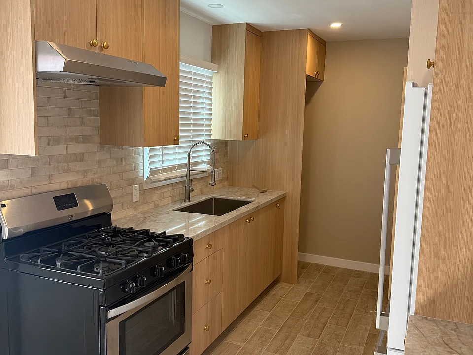 245 W Dryden St #A