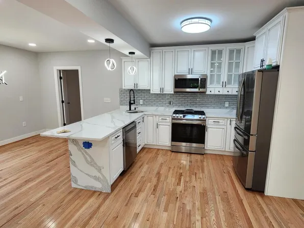 4241 Dix St NE, Washington, DC 20019