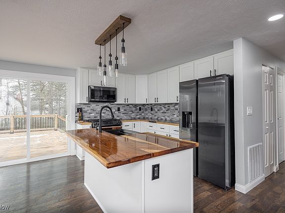5th image of 8500 Yorkview Dr