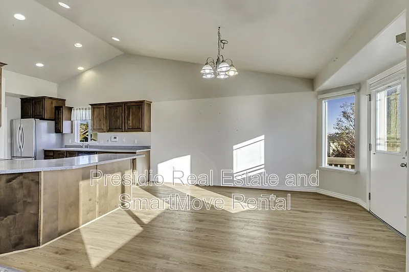 5 bed, 3.0 bath, $2,900 — Photo 4
