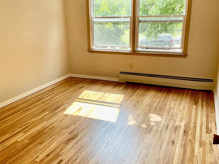 Snelling Avenue Apartments — Photo 18