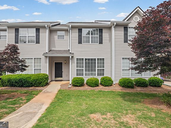 2nd image of 410 Rosewood Ln