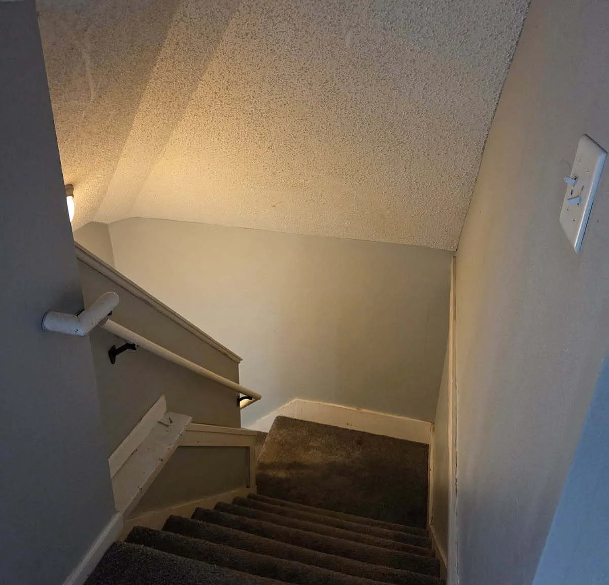 4 bed, 1.0 bath, $2,220 — Photo 3