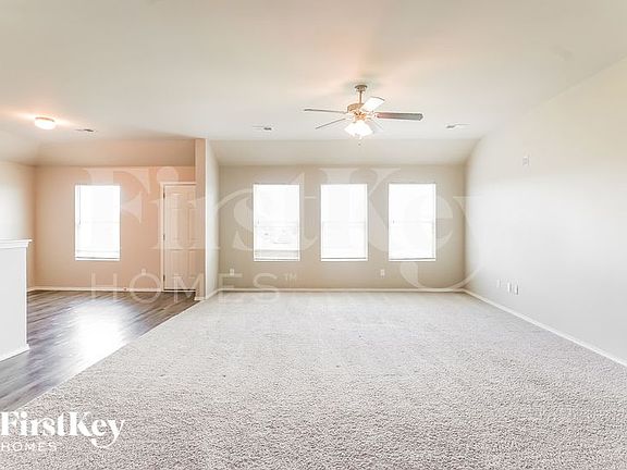 5th image of 240 Hillcrest Dr