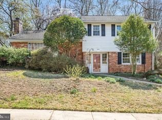 9815 Belhaven Rd, Bethesda, MD 20817