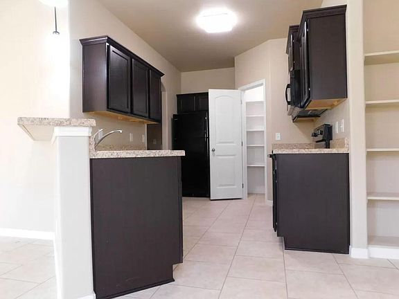 5th image of 1401 Vanguard Ln #B