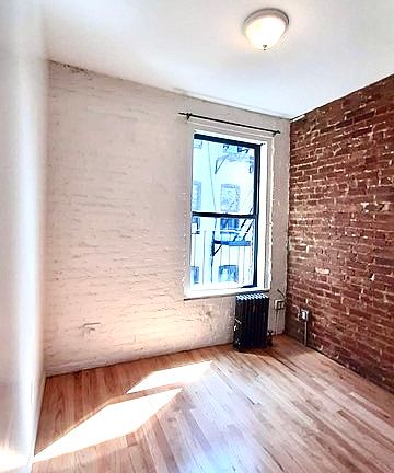 3rd image of 50 Mac Dougal St #17