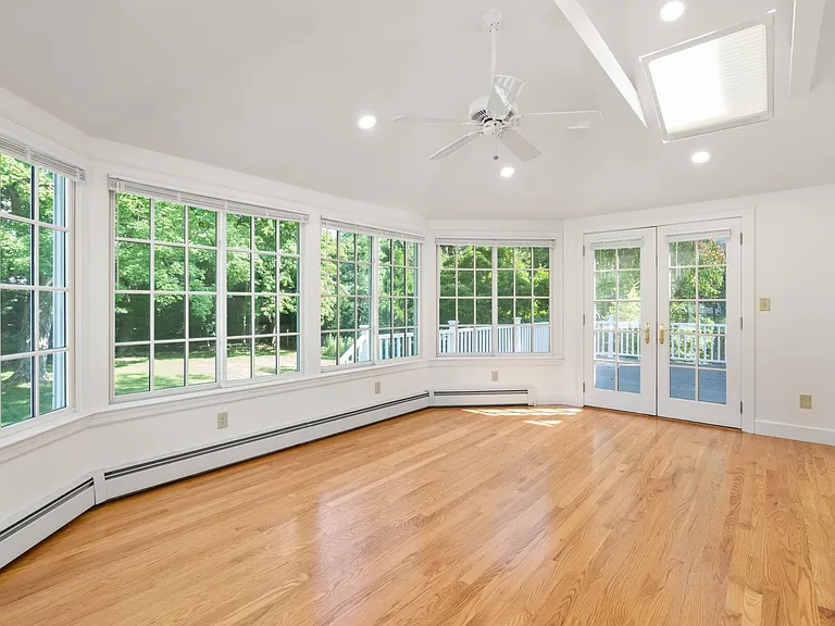 82 Allen Ave — Photo 12