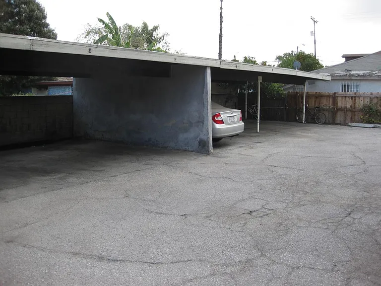 1 carpool Space
