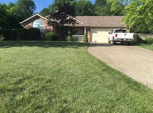 7001 Cedar Knoll Dr, Sellersburg, IN 47172