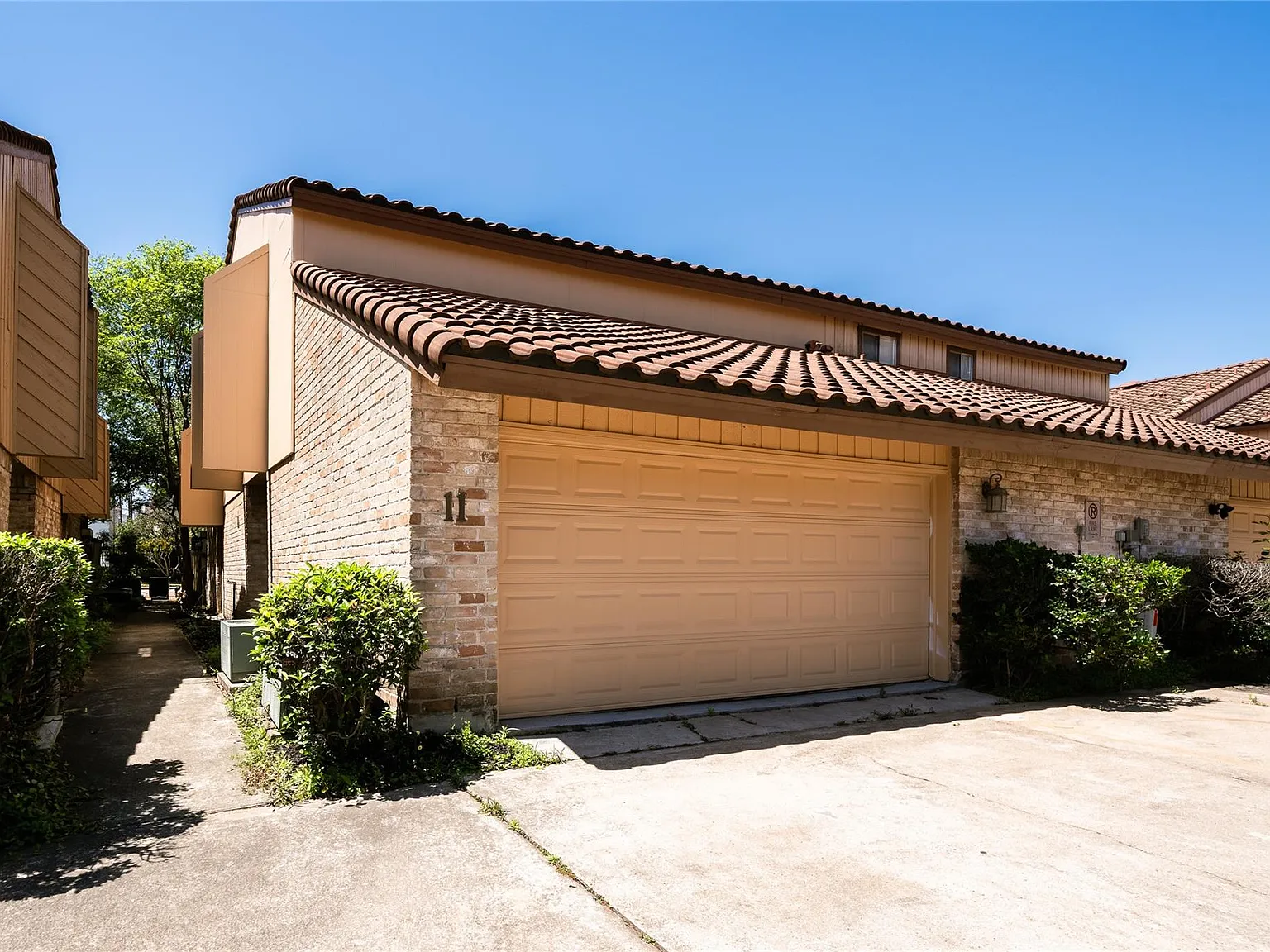 2 bed, 2.5 bath, 1664 sqft, $2,700 — Photo 3