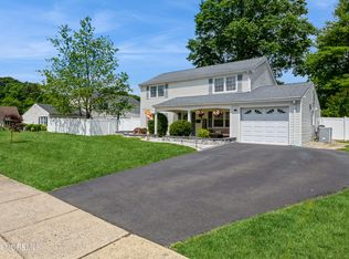 7 Ormont Ln, Aberdeen, NJ 07747