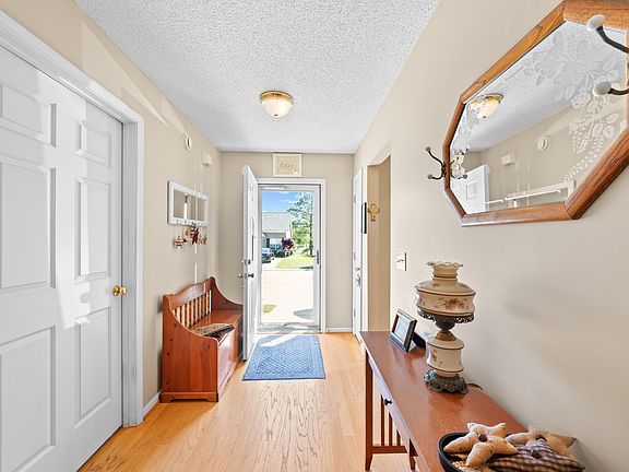 5th image of 124 Haynesworth Pl