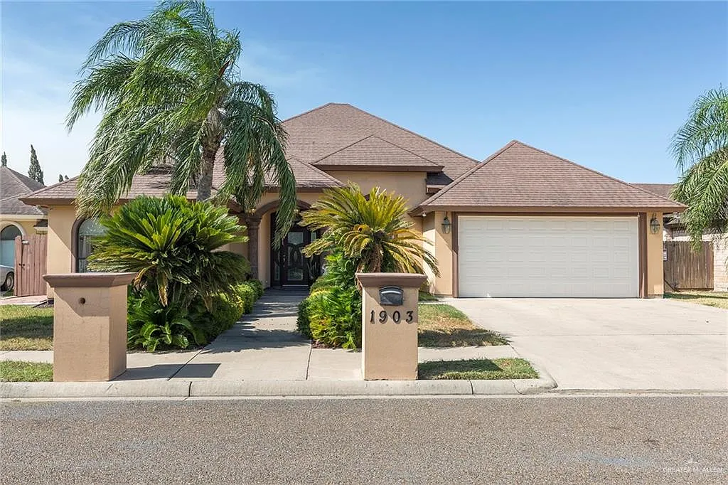 3 bed, 4.0 bath, 2441 sqft, $2,600 — Photo 1