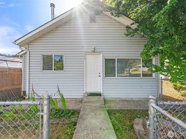 222 Emery Avenue S, South Prairie, WA 98385