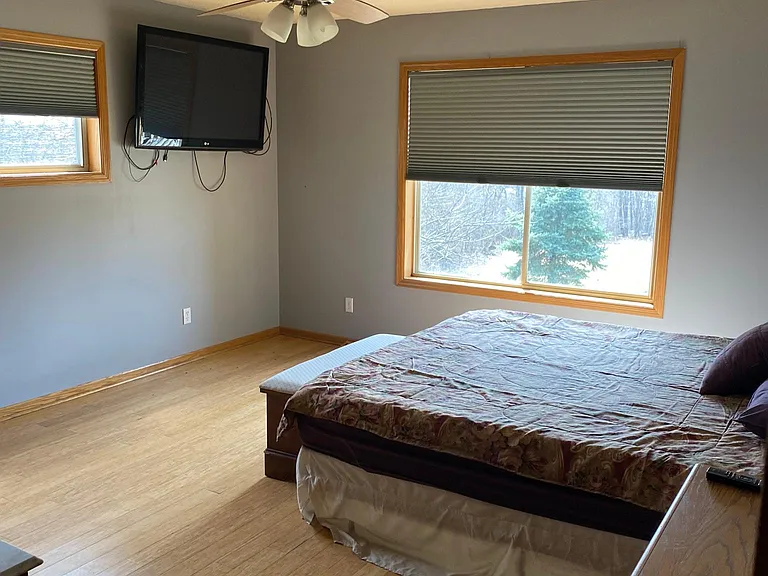 675 Clarence Ave — Photo 12