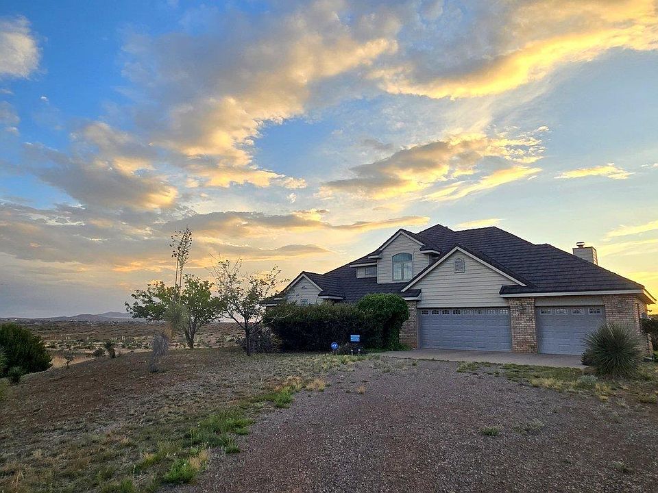 1st image of 54 Burke Loop