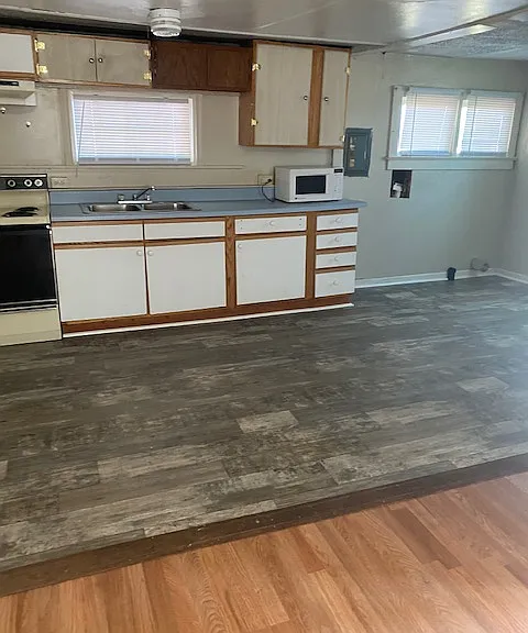 1822 Melrose Ave NW — Photo 5