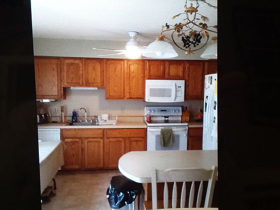 kitchen with breakfast bar