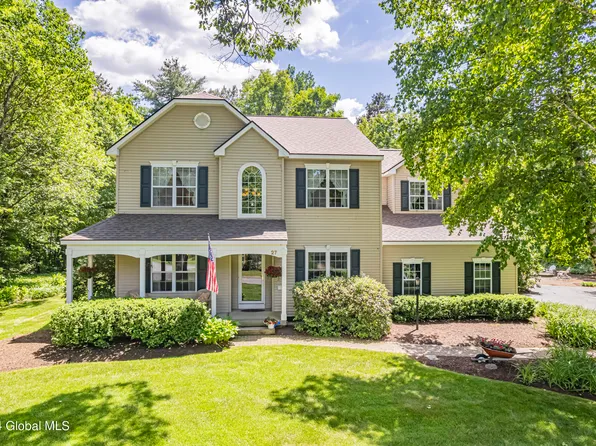 27 Hyde Court, Queensbury, NY 12804
