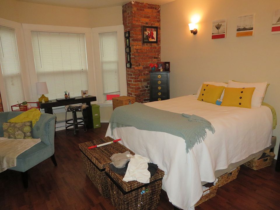 2nd image of 3016 1st Ave APT 203