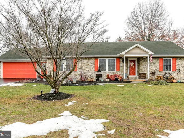 260 Division St, Bainbridge, PA 17502