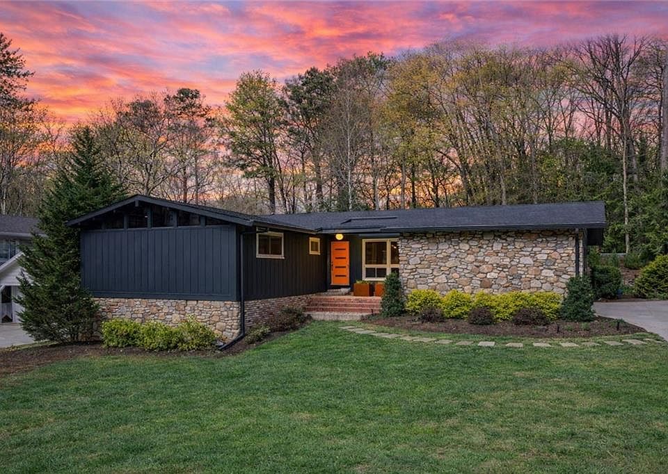 1st image of 3585 Duberry Ct NE