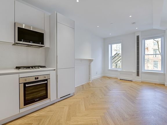 3rd image of 70 Clifton Pl APT 3