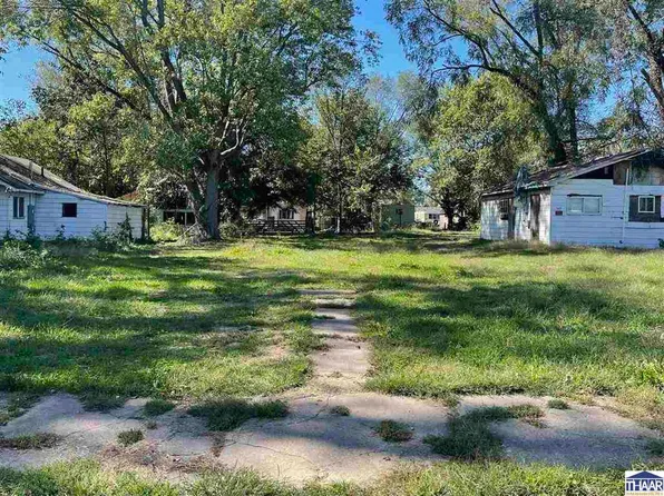 531 S 5th St, Terre Haute, IN 47807