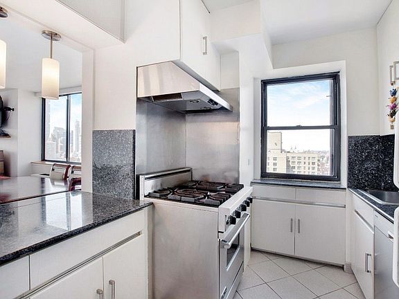 2nd image of 330 E 75th St APT 36A