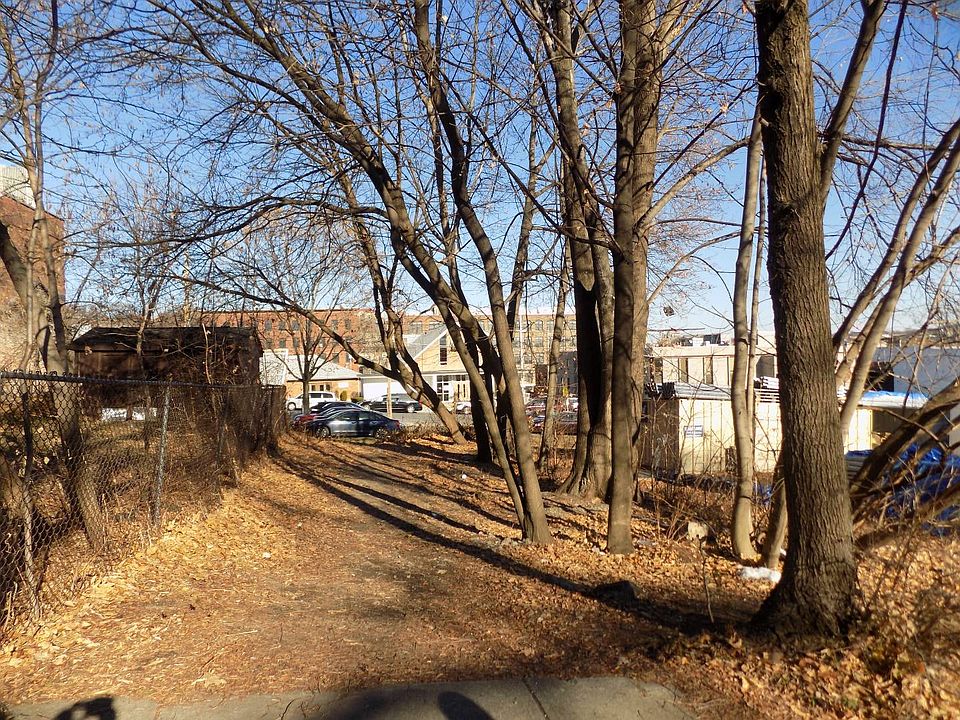 2nd image of 9 Catherine St