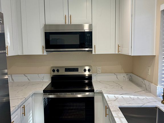 4th image of 317 Sun Ct