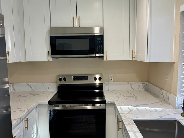 317 Sun Ct — Photo 4