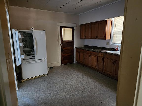 3rd image of 1139 S 71st St #1139