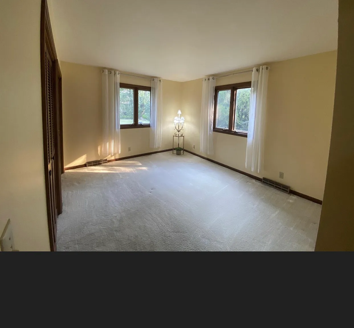 122 S Hillsdale Dr — Photo 4