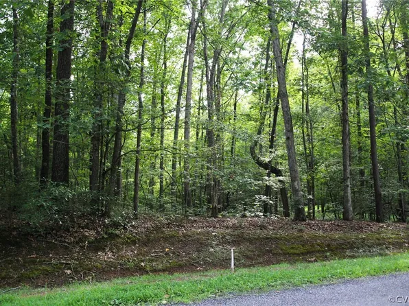 13 Pinewood Dr #13, Mineral, VA 23117