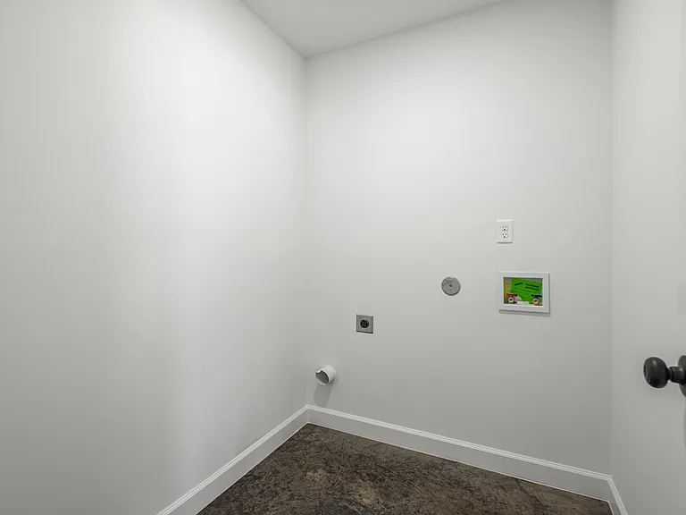 1493 S McLean Blvd — Photo 11