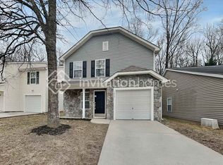 1215 Pinehaven Ct, Charlotte, NC 28215