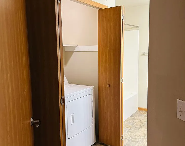 Fairway Glen Apartments — Photo 11