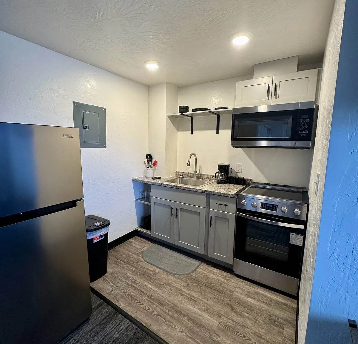 316 E Flaming Gorge Way — Photo 1
