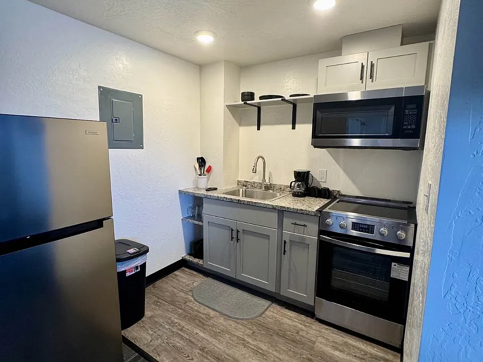 316 E Flaming Gorge Way #204
