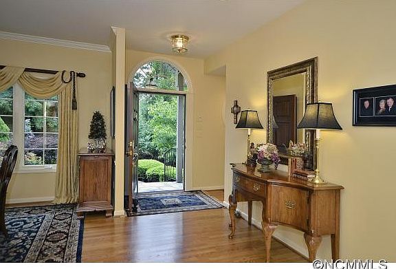 3rd image of 2504 Carriage Falls Ct