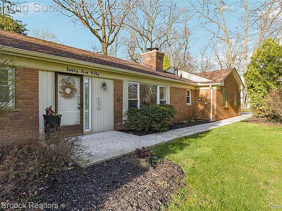2nd image of 4550 Patrick Rd
